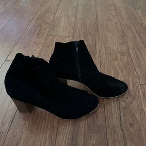 Steve Madden  Black Peep Toe